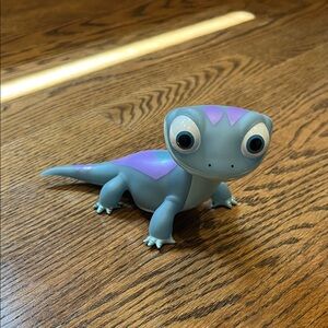Kids Disney Frozen 2 Light Up Bruni Salamander Mood Light Room Decor